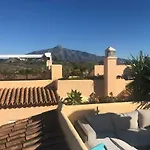 Condes De Iza Nueva Andalucia