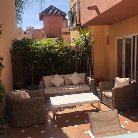 別荘 Condes De Iza Nueva Andalucia