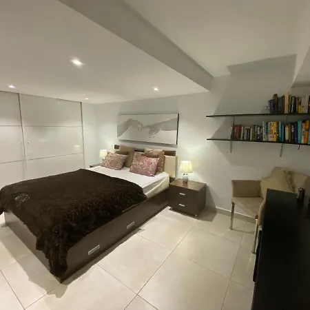 Condes De Iza Nueva Andalucia Semesterbostad