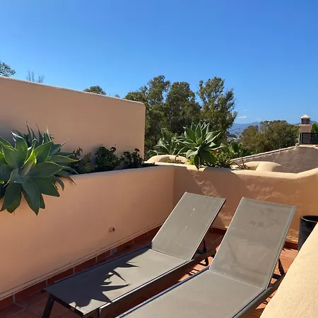 Condes De Iza Nueva Andalucia * マルベーリャ