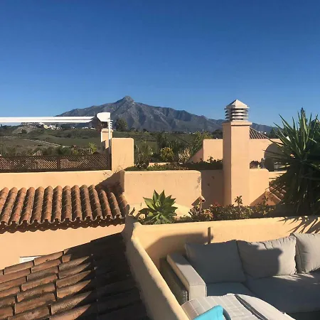 Condes De Iza Nueva Andalucia