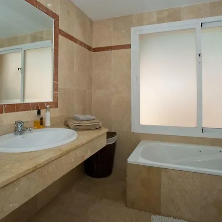 Condes De Iza Nueva Andalucia * 마르베야